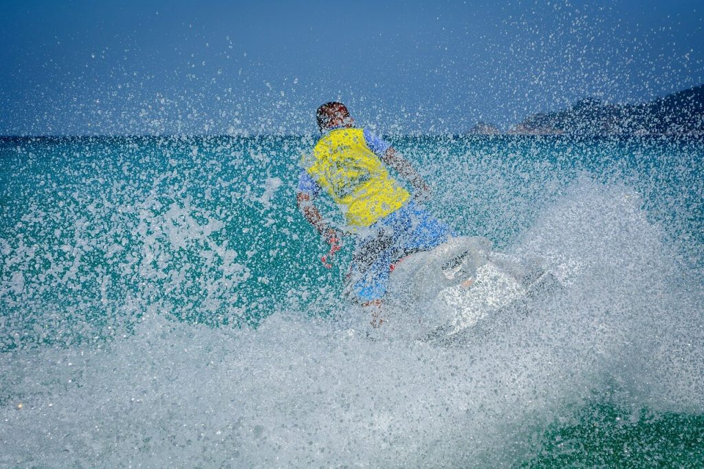 a jet ski splashing water