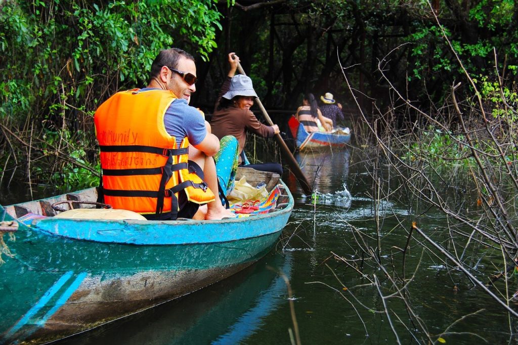 mangrove tunnels kayaking